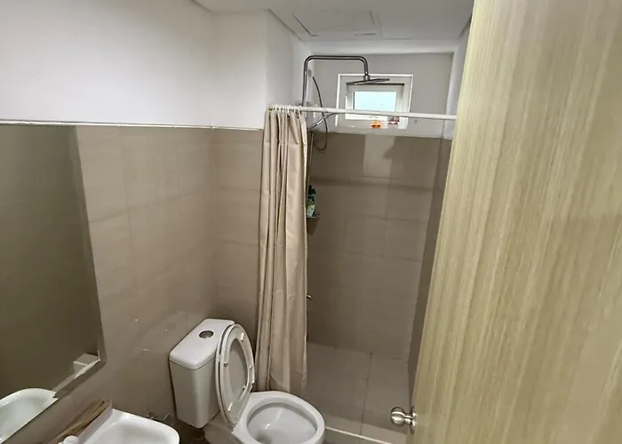 Spacious 2br At Moa